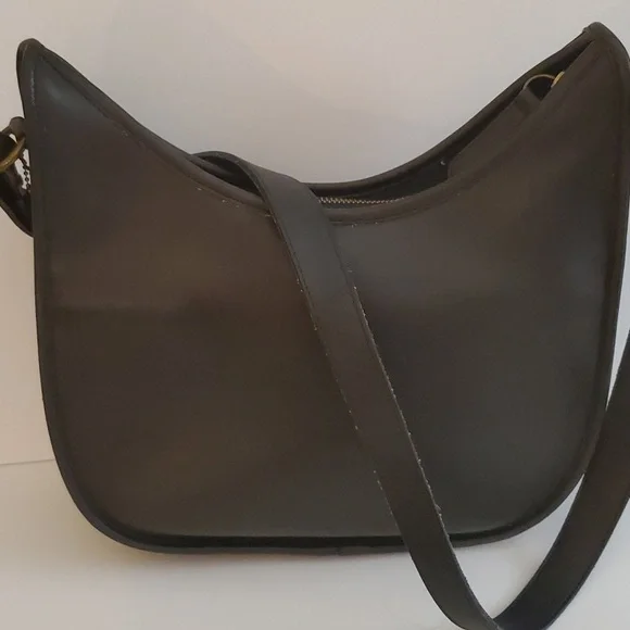 Vintage Coach Beckett Zip Leather Purse 9920